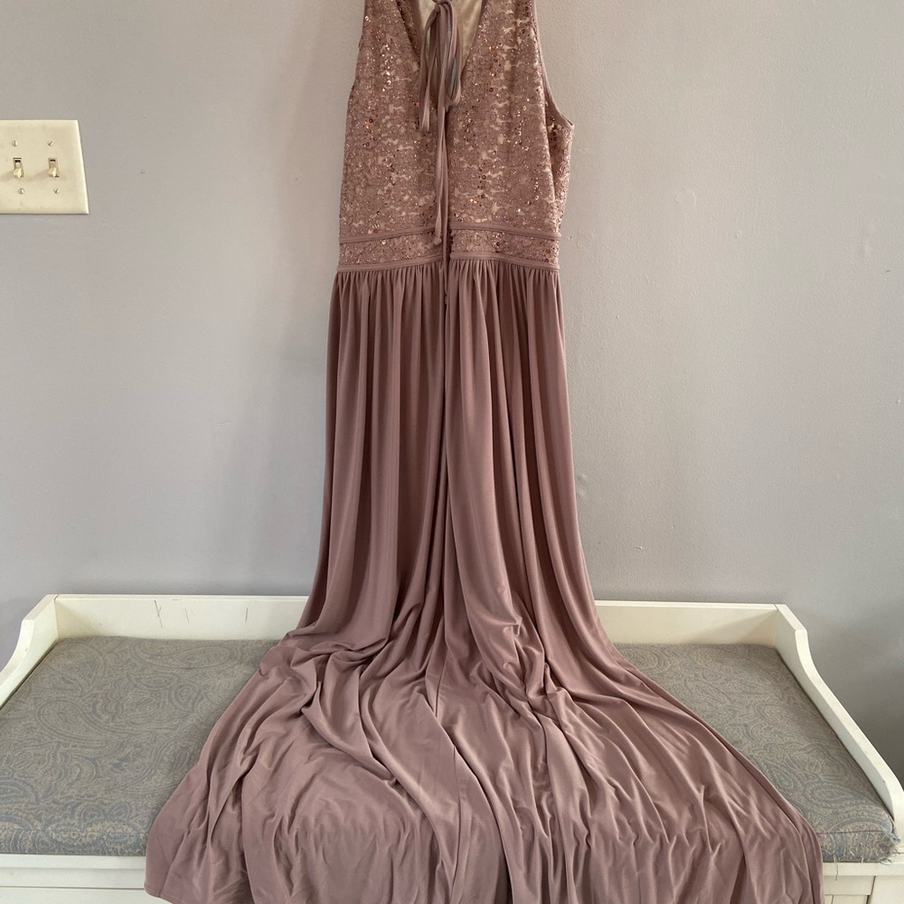 Gorgeous Keyhole gown! NWOT Smoke free home! - Picture 4 of 8